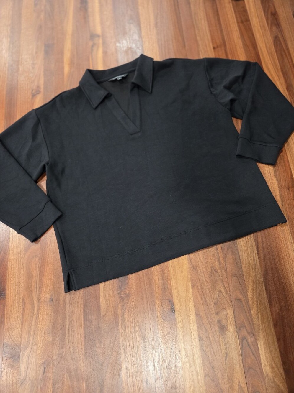 Liverpool Cloud 9 Scuba  Popover Black V‑Neck Collared Ultra Soft  Size Large